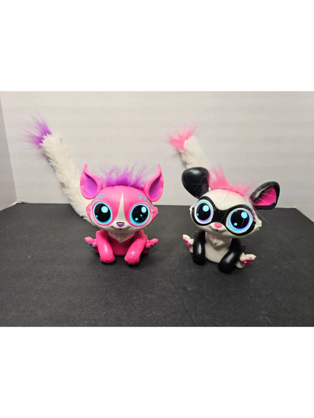 Mattel Lil Gleemerz Adorbrite Glowzer Interactive Light Up Figures Lot of 2